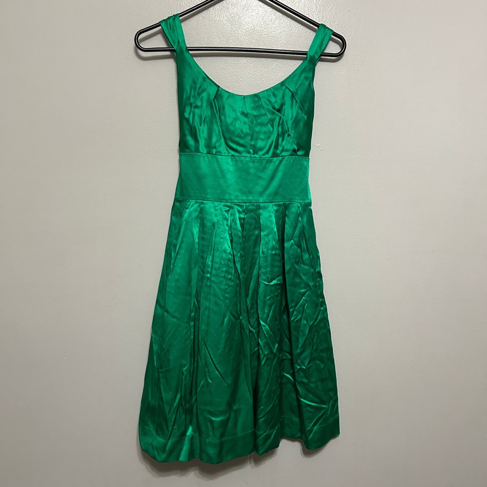Maggy London Silk Cocktail Dress 2 Green Pleated Fit Flare Sash Tie Luxury Retro